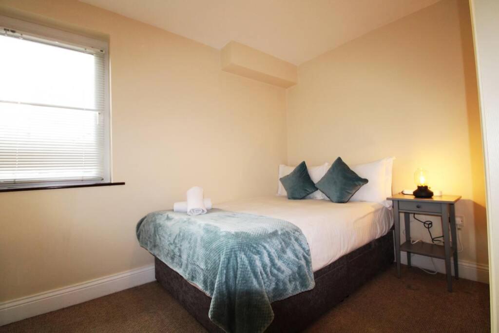 Large 3 Bed, Galway City Centre Apartment Exterior photo